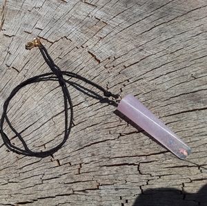 Light pink resin crystal necklace